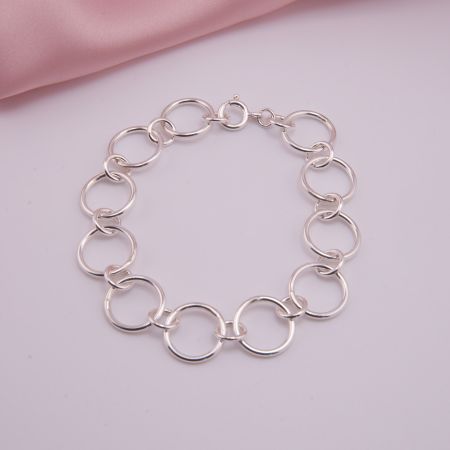Massives Gliederarmband Clara Maxima aus hochglanzpoliertem Sterling Silber mit großem Federringverschluss in 14 mm Breite.